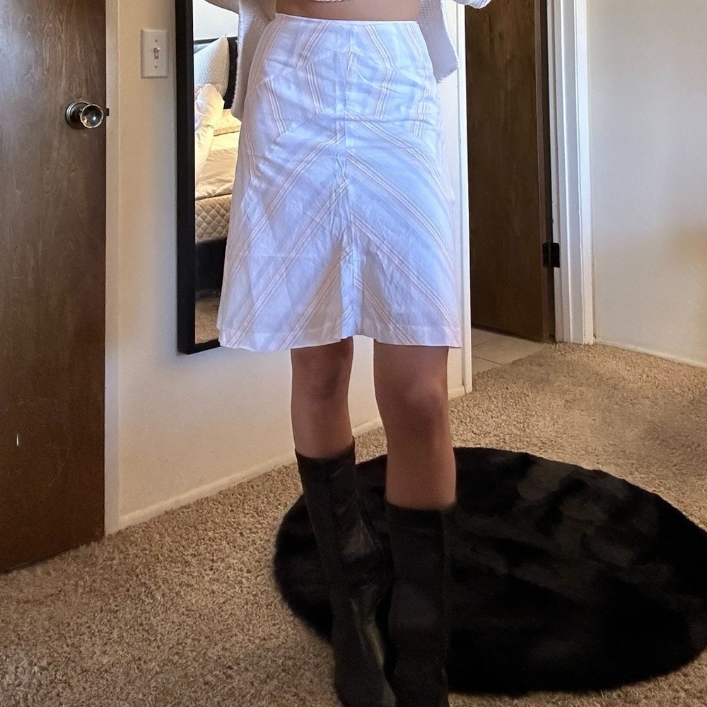 light & dainty midi skirt